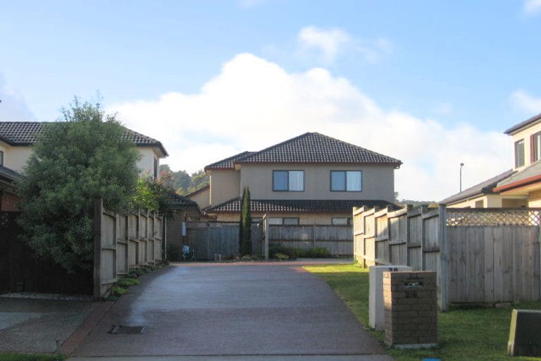 Photo of property in 26 Thornbury Crescent, East Tamaki Heights, Auckland, 2016