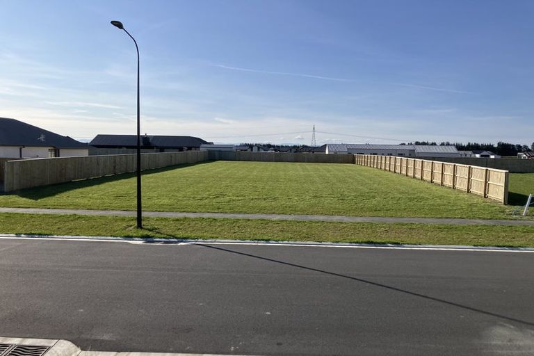 Photo of property in 76 Ridgeland Way, West Melton, 7618