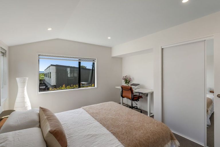 Photo of property in 1/8 Valron Road, Te Atatu South, Auckland, 0602