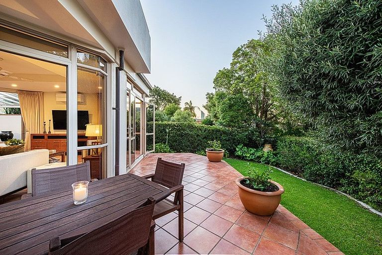 Photo of property in 3/284 Lake Road, Hauraki, Auckland, 0622