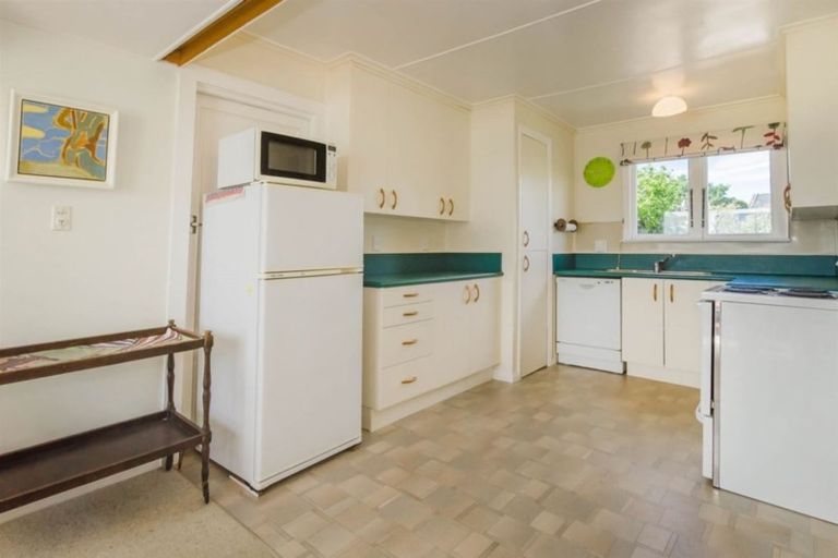 Photo of property in 19 Arawa Street, Raumati Beach, Paraparaumu, 5032