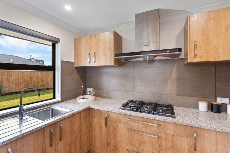 Photo of property in 6 Feather Place, Rolleston, 7615