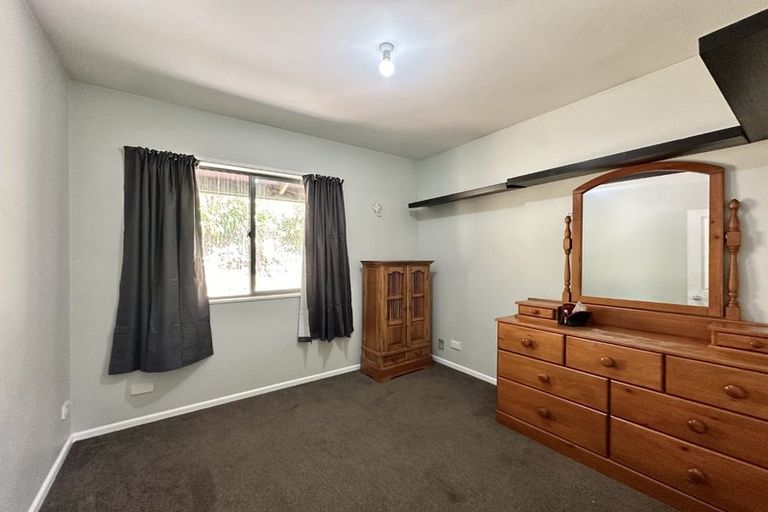 Photo of property in 116 Pinehaven Road, Pinehaven, Upper Hutt, 5019