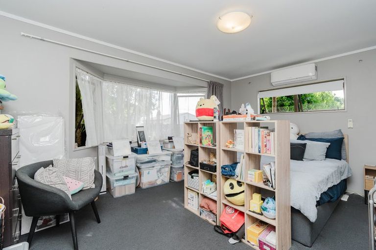 Photo of property in 17 Kentucky Crescent, Nawton, Hamilton, 3200