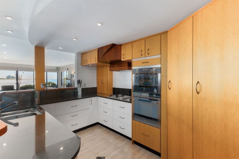 Photo of property in 141 Main Road, Redcliffs, Christchurch, 8081