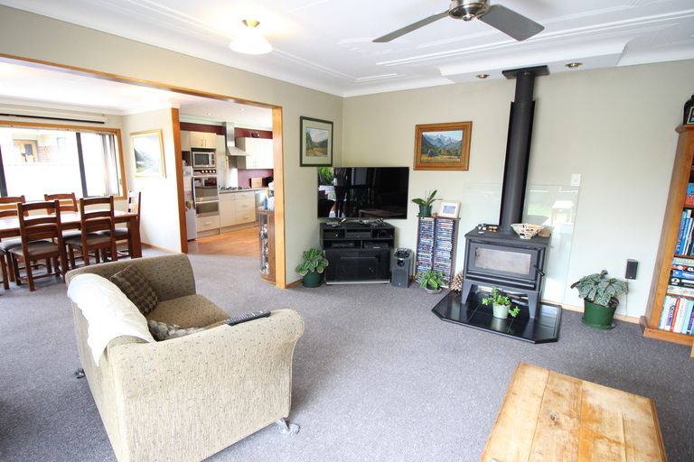 Photo of property in 27 Clutha Street, Alexandra, 9320
