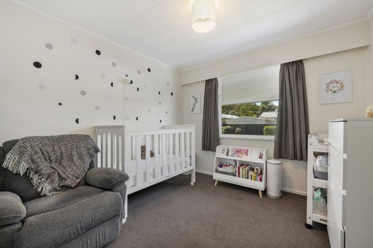 Photo of property in 10 Shanly Street, Brown Owl, Upper Hutt, 5018