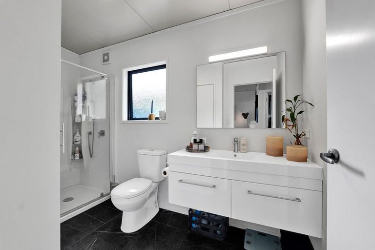 Photo of property in 1a Gordon Street, Glen Avon, New Plymouth, 4312