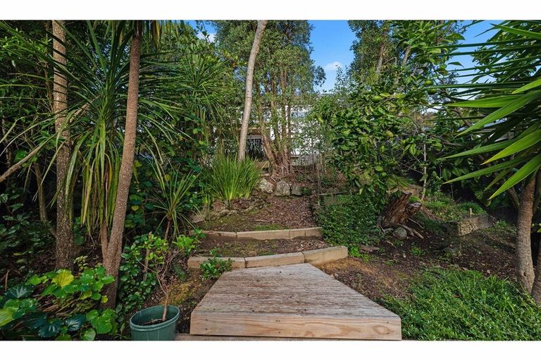 Photo of property in 54 The Avenue, Albany, Auckland, 0632