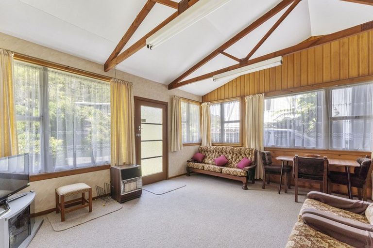 Photo of property in 16 Arthur Crescent, Waikawa, Picton, 7220