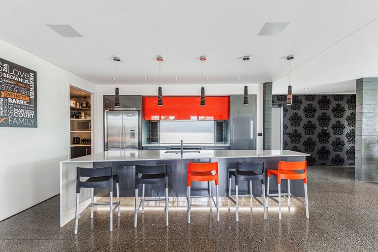 Photo of property in 3 Mansion Court, West Harbour, Auckland, 0618