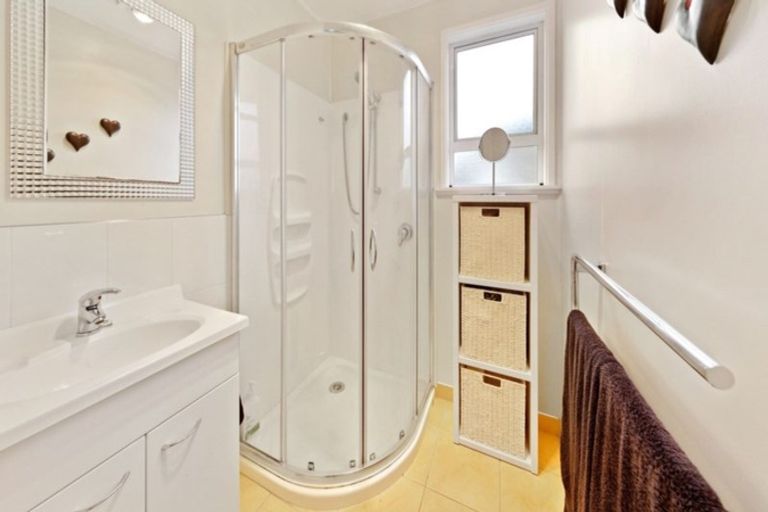 Photo of property in 31 Village Way, Ardmore, Papakura, 2582