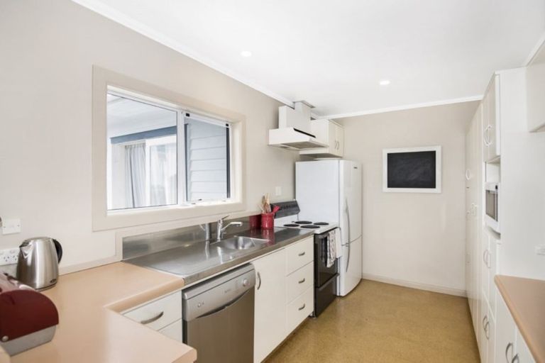 Photo of property in 96 The Ridgeway, Stoke, Nelson, 7011