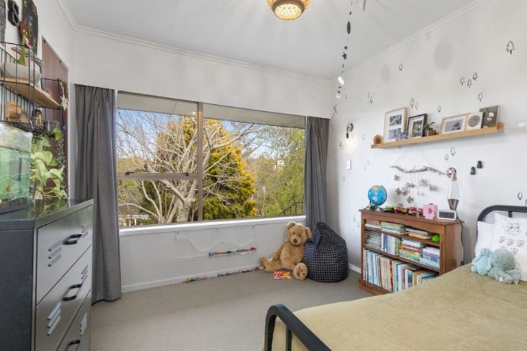 Photo of property in 2 Hartles Place, Mellons Bay, Auckland, 2014