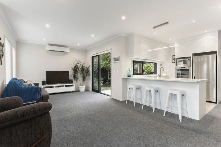 Photo of property in 19 Waiarohia Place, Hobsonville, Auckland, 0616