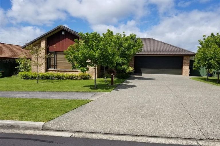 Photo of property in 14 Craigavon Drive, East Tamaki, Auckland, 2013