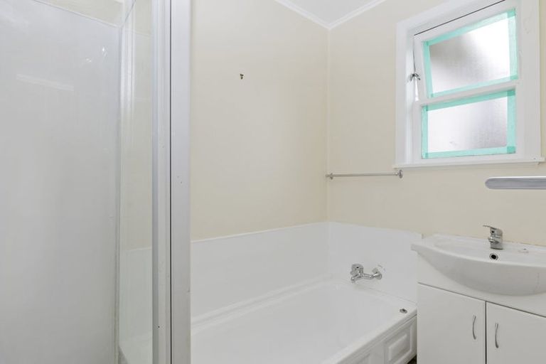 Photo of property in 8 Hughes Crescent, Taita, Lower Hutt, 5011