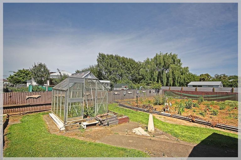 Photo of property in 58 Avenue Road, Foxton, 4814