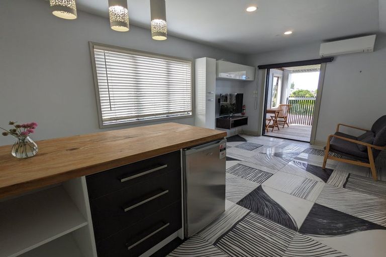 Photo of property in 19 Millstream Drive, Henderson, Auckland, 0610