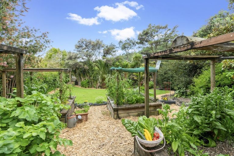 Photo of property in 42 Urumaraki Avenue, Helensville, 0800