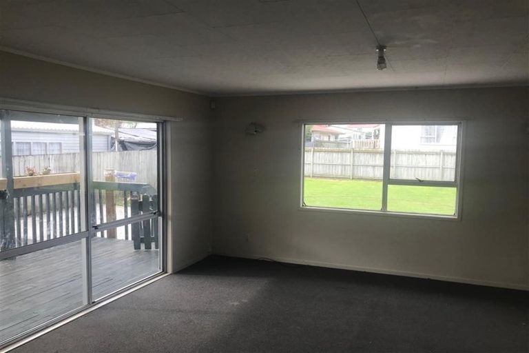 Photo of property in 57 Flat Bush Road, Clover Park, Auckland, 2023