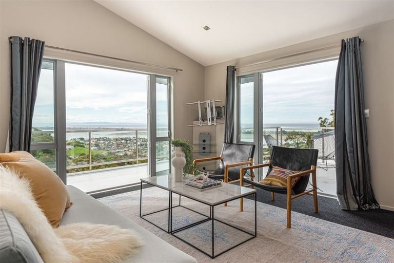 Photo of property in 12 Mandalay Lane, Redcliffs, Christchurch, 8081