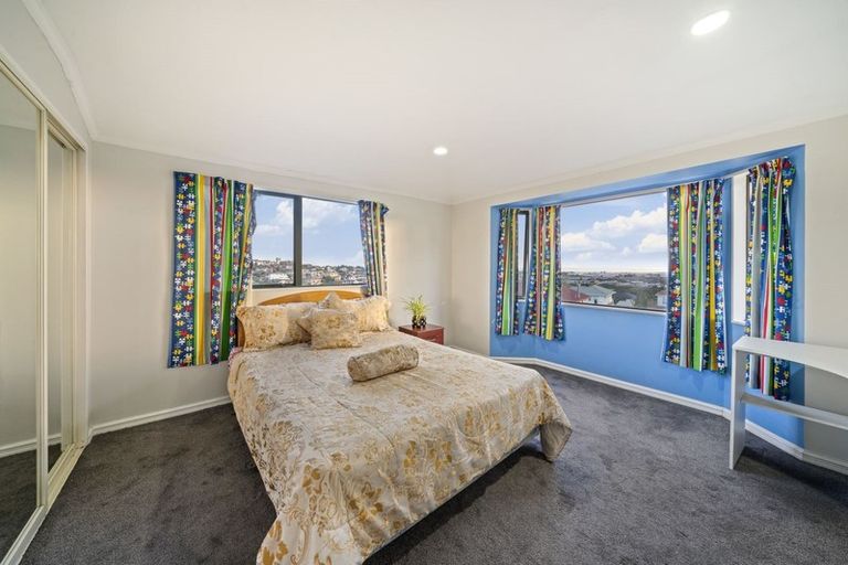 Photo of property in 39 Ribbonwood Crescent, Goodwood Heights, Auckland, 2105