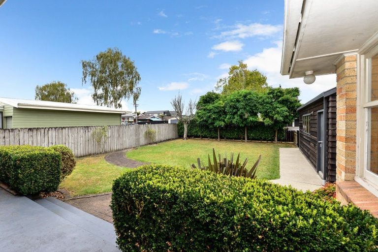 Photo of property in 53 Braid Road, St Andrews, Hamilton, 3200