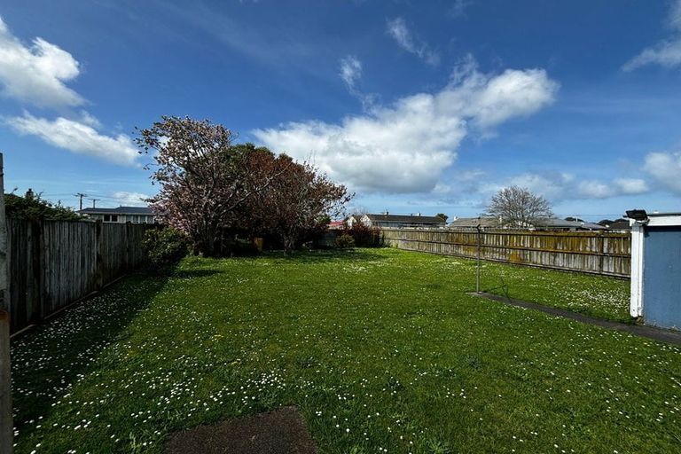Photo of property in 67 Fairfield Road, Hawera, 4610