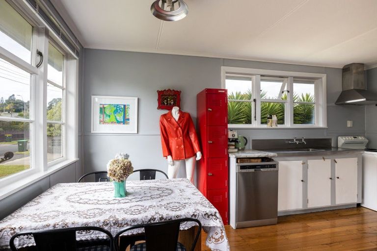 Photo of property in 5 Camden Street, Vogeltown, New Plymouth, 4310