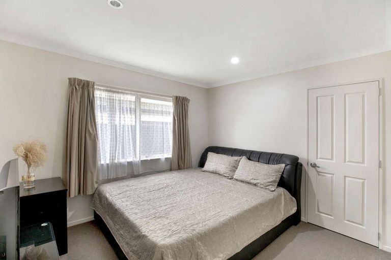 Photo of property in 13 Hansen Place, Takanini, 2112
