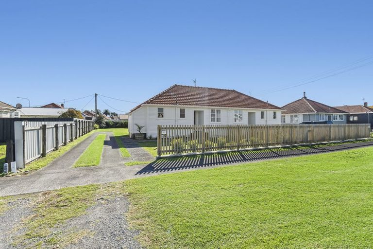 Photo of property in 38-40 Parris Street, Waitara, 4320