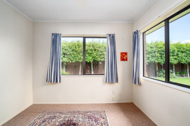 Photo of property in 87 Harvey Street, Waipahihi, Taupo, 3330