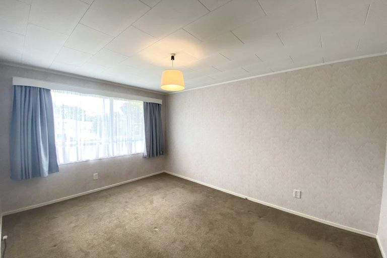 Photo of property in 15 Longreach Drive, Sunnyvale, Auckland, 0612
