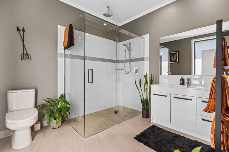 Photo of property in 57 Benmore Crescent, Pyes Pa, Tauranga, 3112