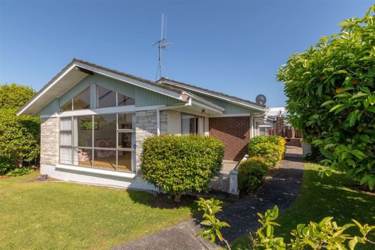 Photo of property in 24 Forest Lake Road, Forest Lake, Hamilton, 3200