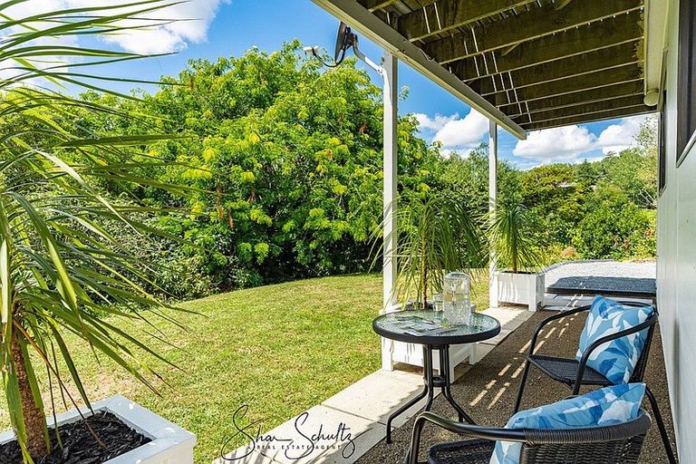 Photo of property in 4 Skelton Crescent, Paparoa, 0571