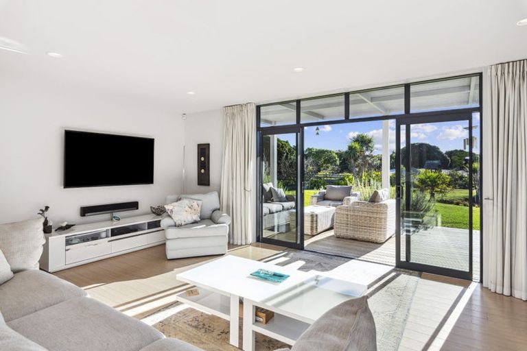 Photo of property in 116a Paetawa Road, Peka Peka, Waikanae, 5391