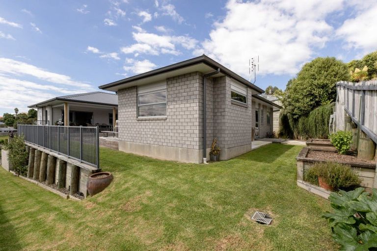 Photo of property in 111 Oteki Park Drive, Welcome Bay, Tauranga, 3112