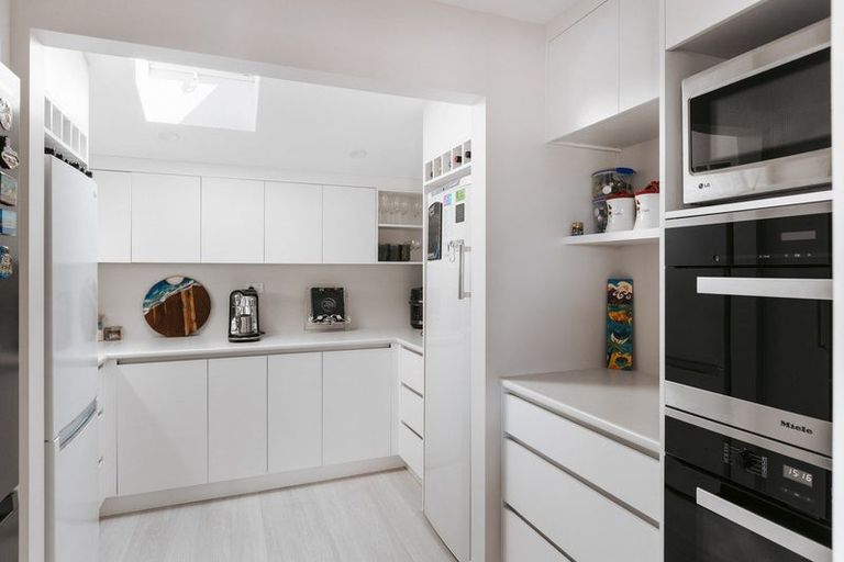 Photo of property in 26 Harbour View Road, Omokoroa, 3114