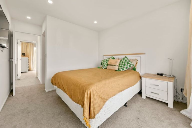 Photo of property in 7/27 Carole Crescent, Pakuranga, Auckland, 2010