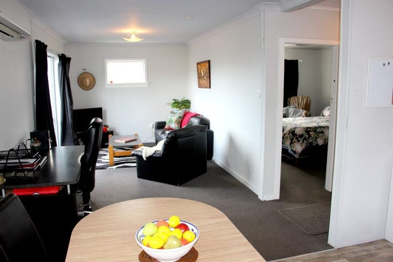 Photo of property in 2/5 Tokomaru Street, Welbourn, New Plymouth, 4312