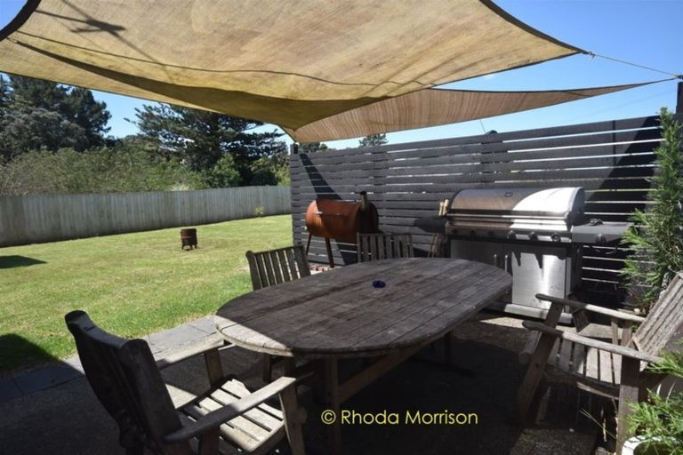 Photo of property in 88 Komiti Road, Tinopai, Matakohe, 0593