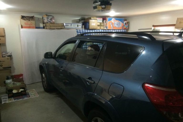 Photo of property in 36 Tyrico Close, Unsworth Heights, Auckland, 0632