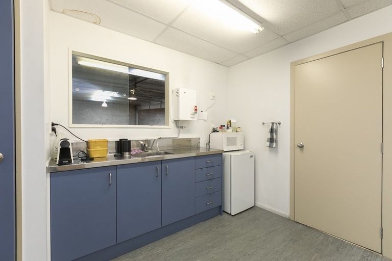 Photo of property in 39b Totara Street, Eastbourne, Lower Hutt, 5013