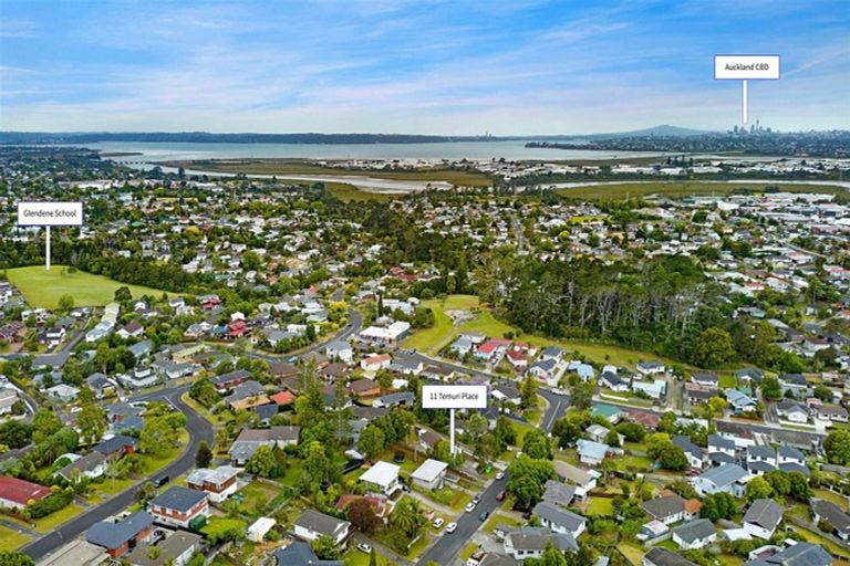 Photo of property in 11 Temuri Place, Glendene, Auckland, 0602