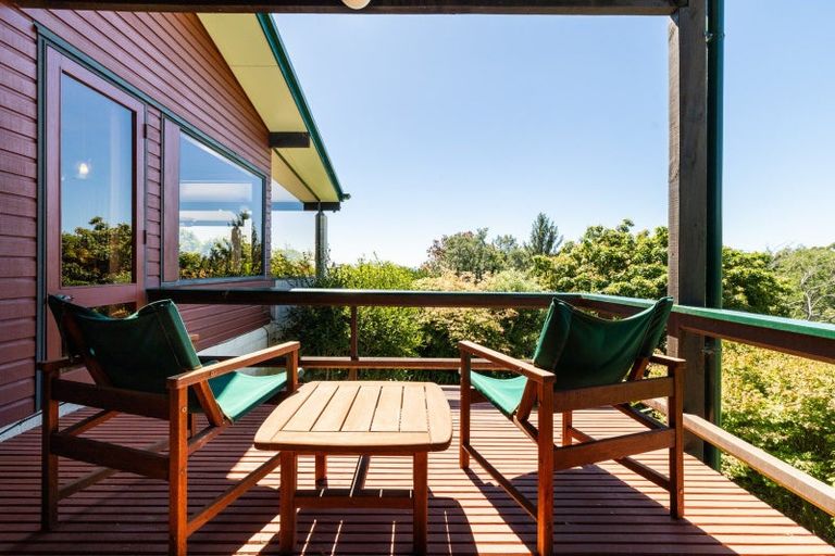Photo of property in 33 Hikanui Drive, Havelock North, 4130
