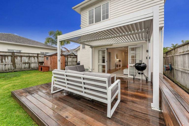 Photo of property in 15 Mulvaney Crescent, Henderson, Auckland, 0612