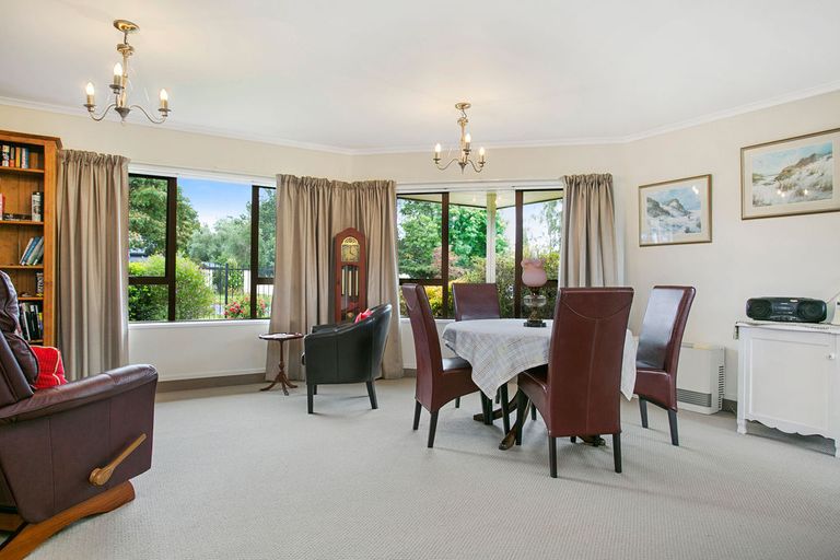 Photo of property in 260 Shakespeare Street, Leamington, Cambridge, 3432