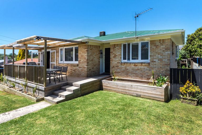 Photo of property in 18 Orchard Rise, Rosehill, Papakura, 2113